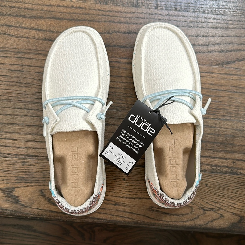 Hey Dude size 8
